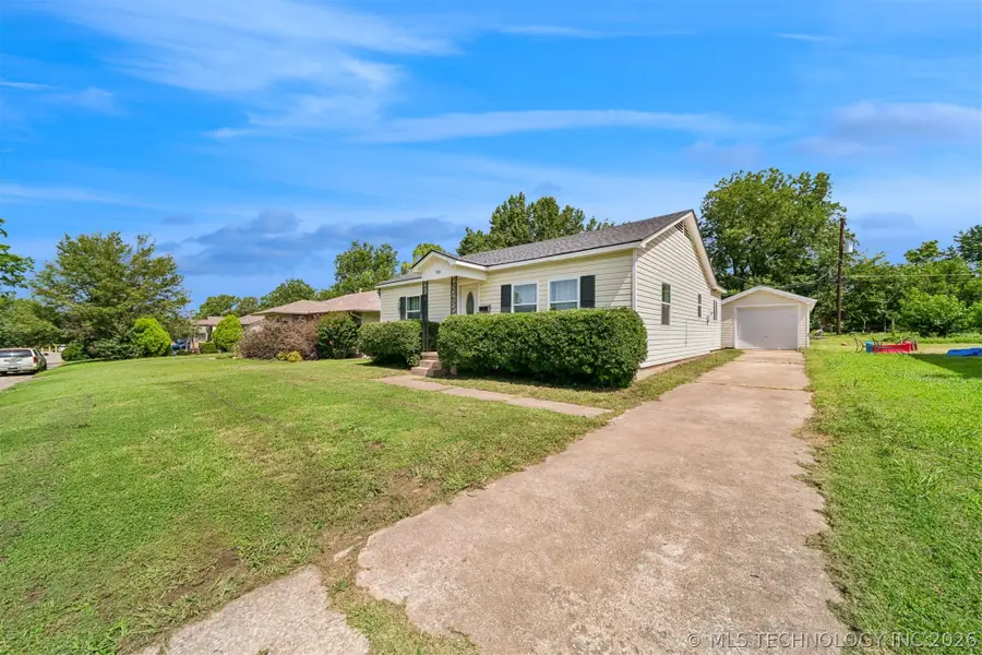 828 E 5th Street, Cushing, OK 74023 - #3