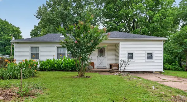 212 S Indianola Street, Pryor, OK 74361