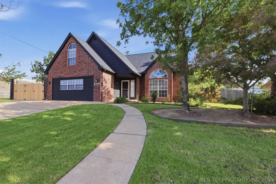 2704 W Montgomery Street, Broken Arrow, OK 74012 - #2