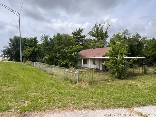 1426 N 9th Street E, Sapulpa, OK 74066 - #1