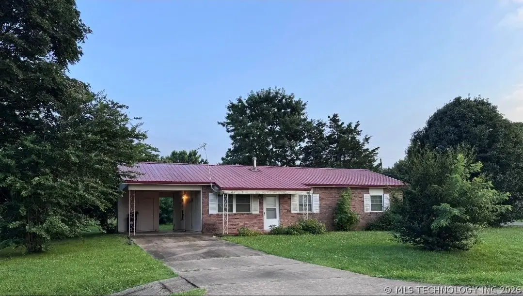 1106 W Hickory Street, Stilwell, OK 74960 - #1