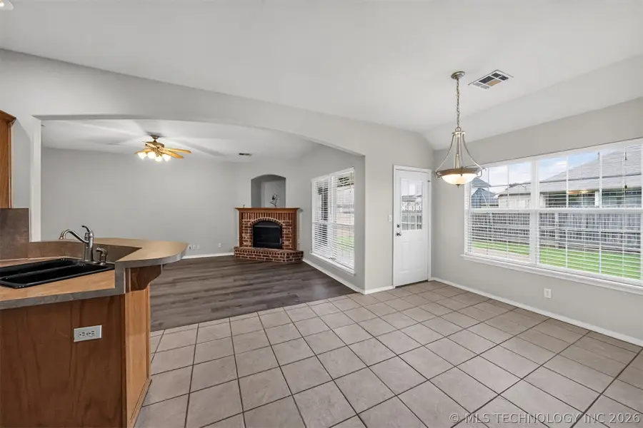 10333 E 113th Street S, Bixby, OK 74008 - #3