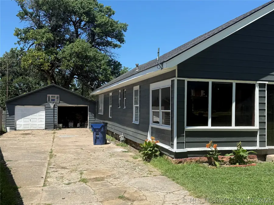 1515 Grandview Avenue, Pawhuska, OK 74056 - #2