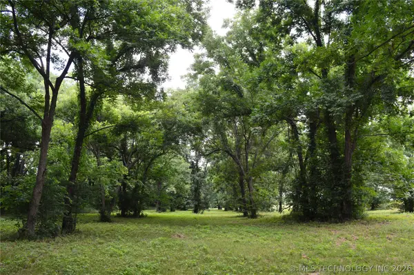 64 S Highway 109, Hugo, OK 74743
