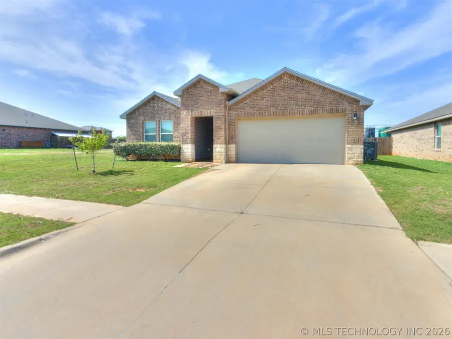 10421 NW 24th Terrace, Yukon, OK 73099 - #2