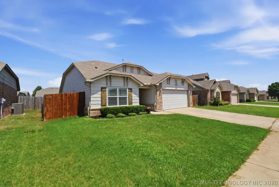 3913 W 104th Court S, Jenks, OK 74037 - #3