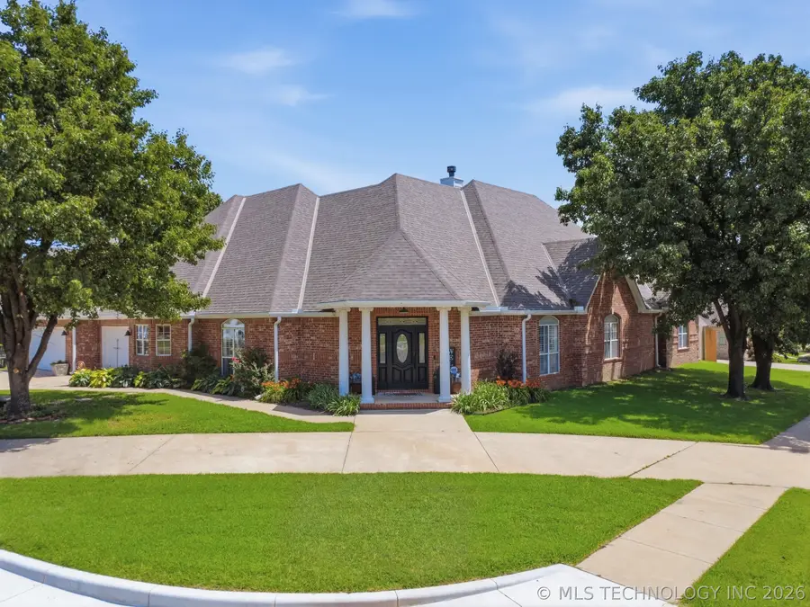 2716 Roanoke Ridge Road, Bartlesville, OK 74006 - #2