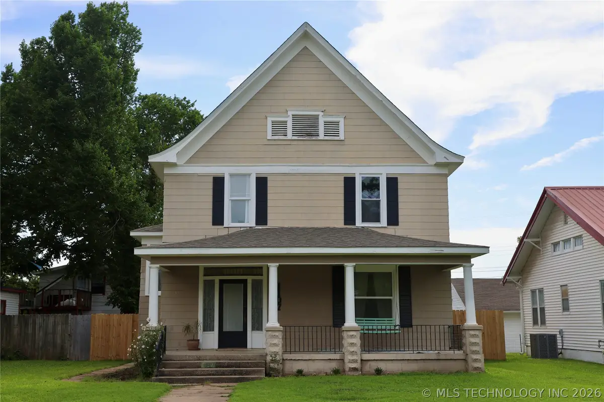 1107 S Keeler Avenue, Bartlesville, OK 74003 - #1