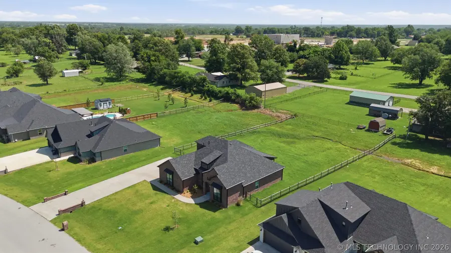817 N 24th Street, Collinsville, OK 74021 - #3