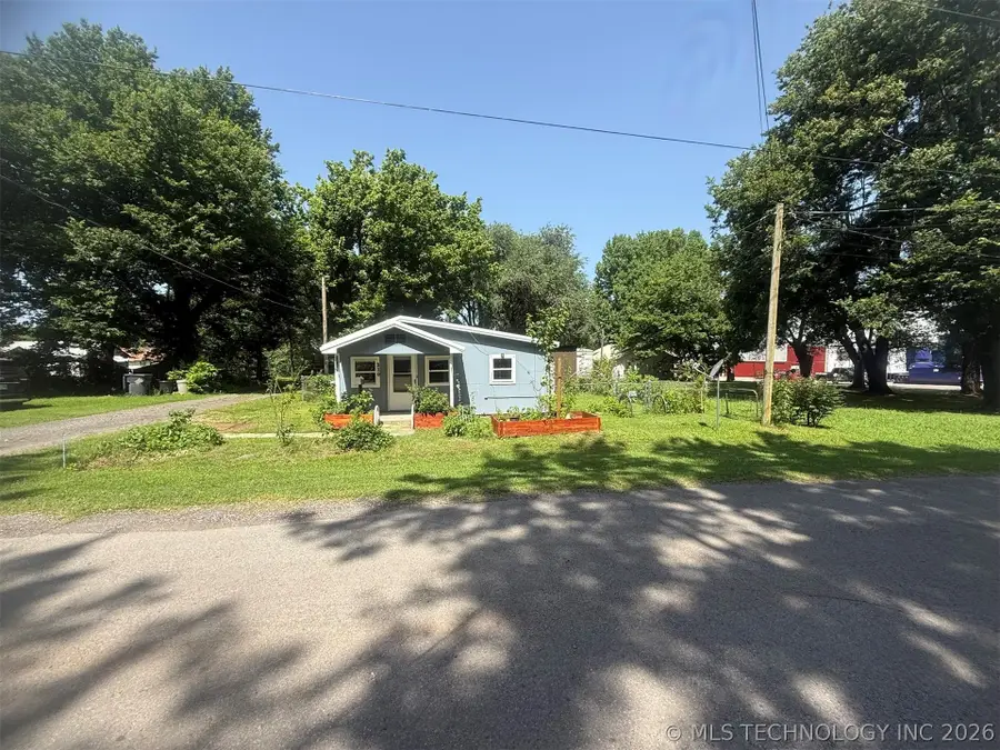 310 S Cherokee, Stilwell, OK 74960 - #2