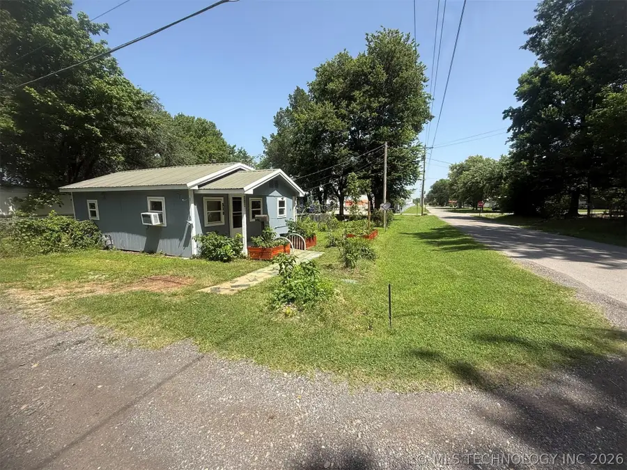 310 S Cherokee, Stilwell, OK 74960 - #3