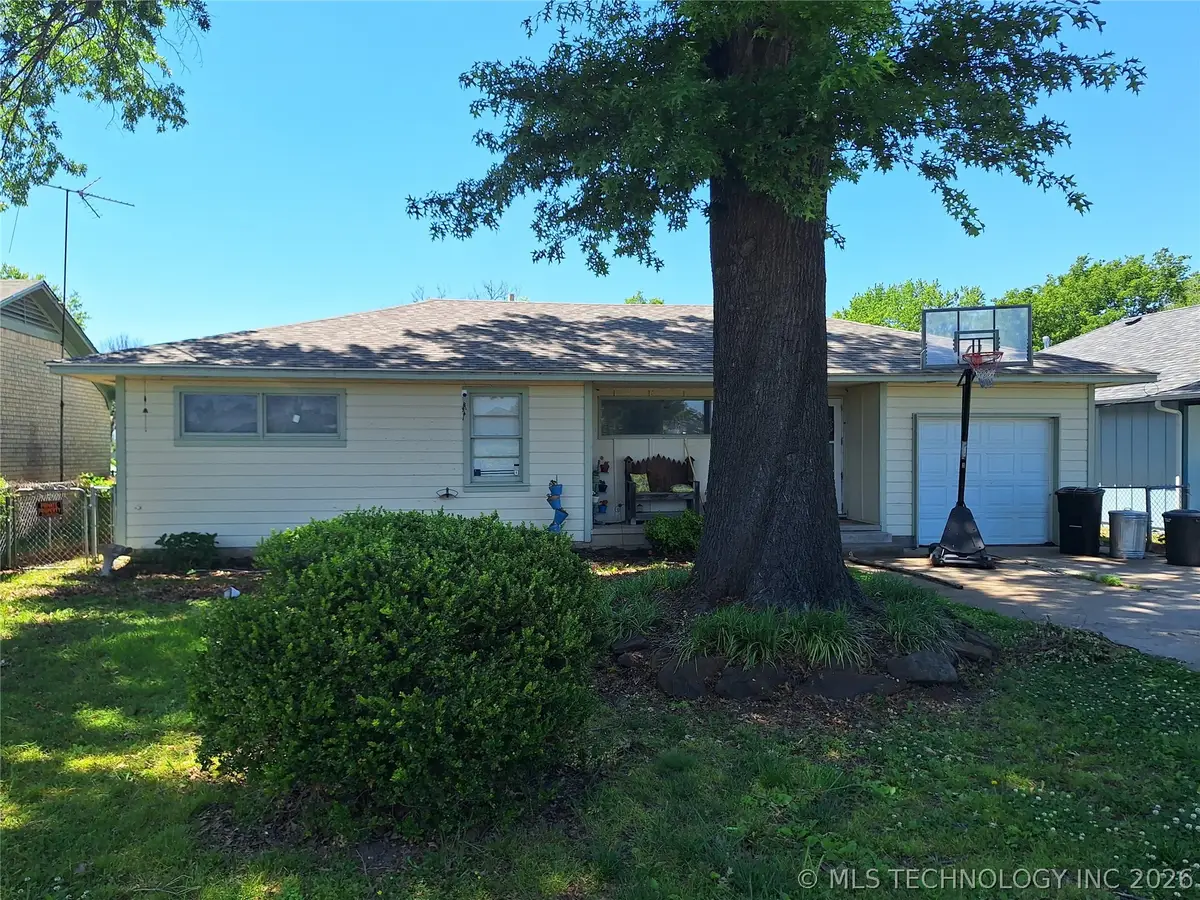 913 N Oklahoma Avenue, Claremore, OK 74017 - #1