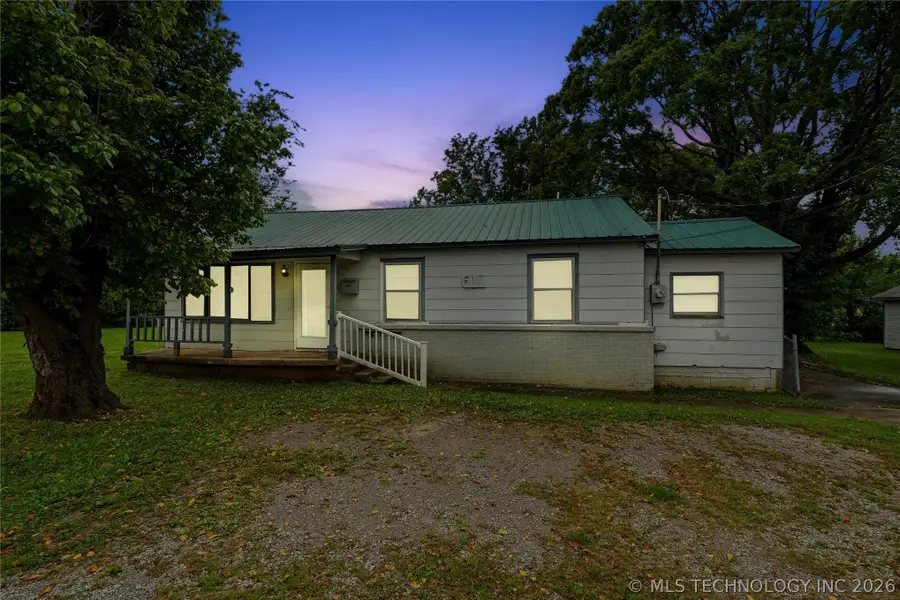 611 S Maryland Avenue, Claremore, OK 74017 - #2