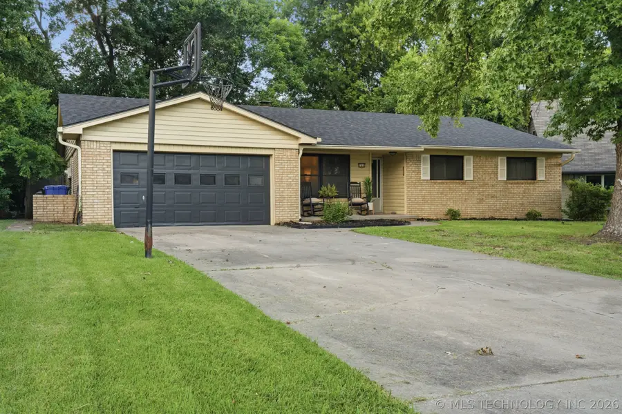 706 W Boston Place, Broken Arrow, OK 74012 - #2