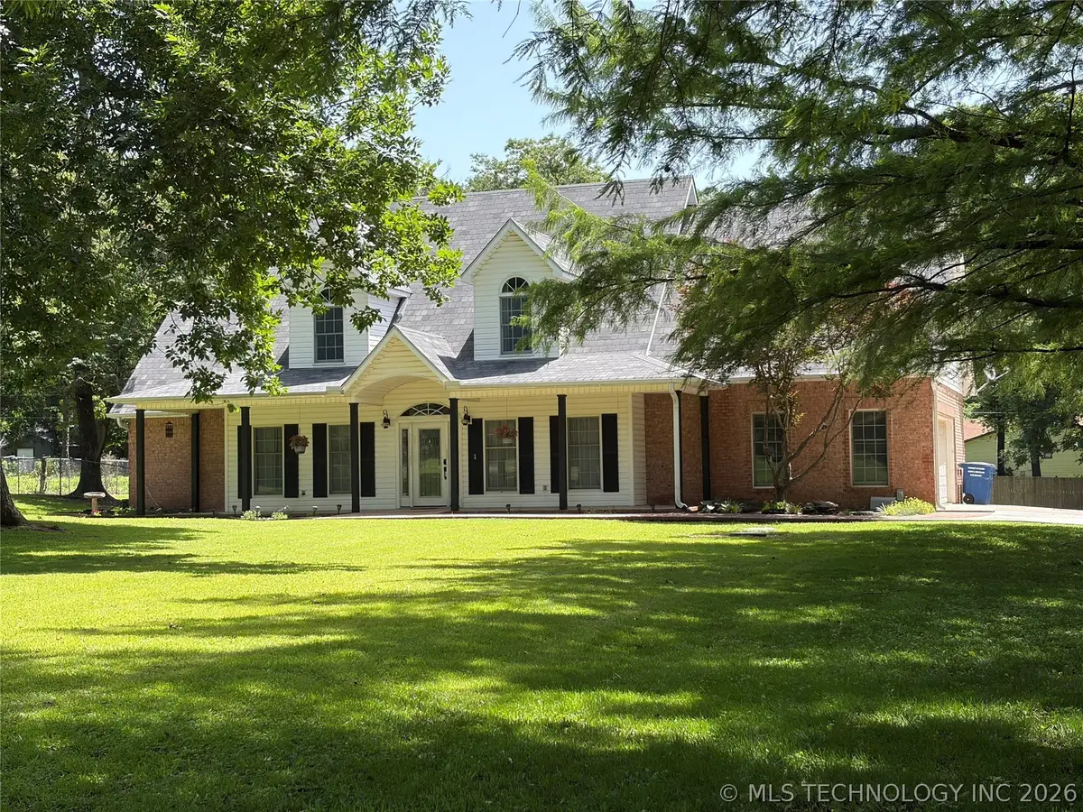 1304 N Iroquois Avenue, Chouteau, OK 74337 - #1