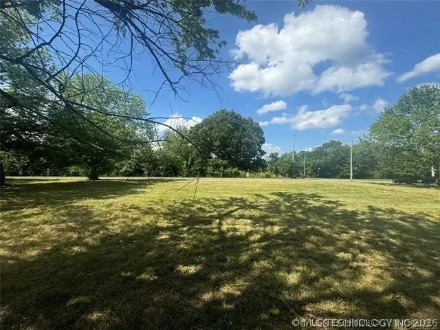 1268 S 3rd Street, Stilwell, OK 74960 - #2