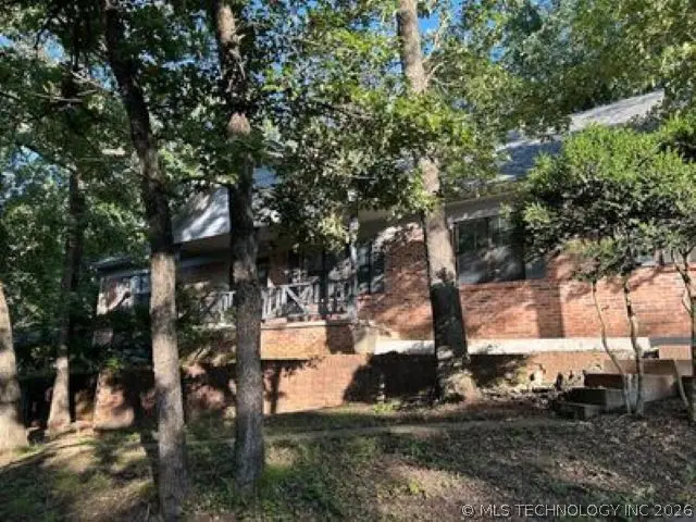 1444 Oakdale Drive, Bartlesville, OK 74006 - #1