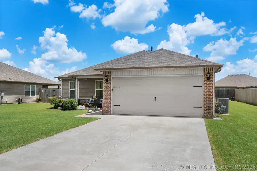 10721 N 100th East Avenue, Owasso, OK 74055 - #2