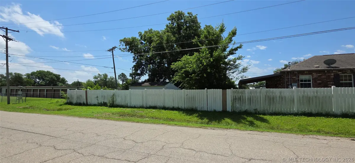 1102 S Tinker Avenue, Hominy, OK 74601 - #1