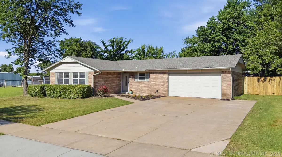 1404 N Cedar Street, Owasso, OK 74055 - #1