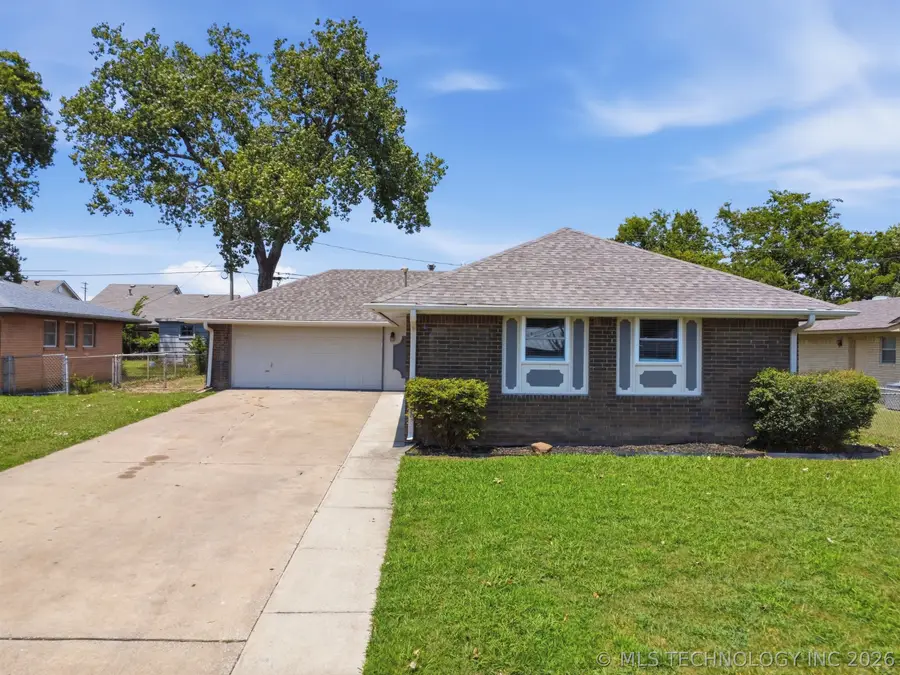 1210 W School Street, Claremore, OK 74017 - #2