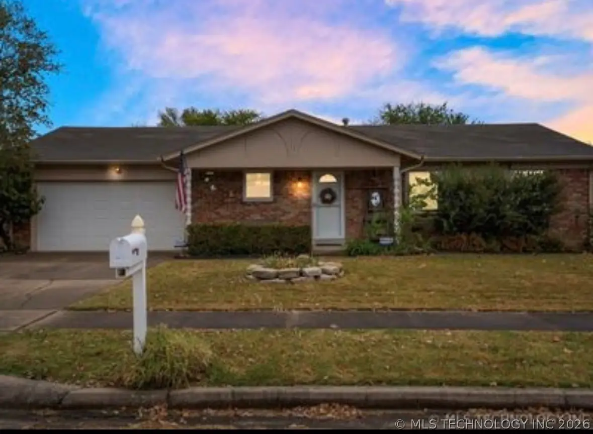 1025 N Hickory Place, Broken Arrow, OK 74012 - #1
