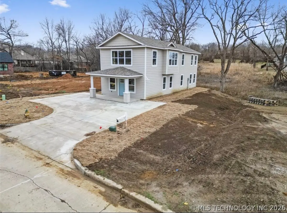 2002 W Driftwood Drive, Claremore, OK 74017 - #1