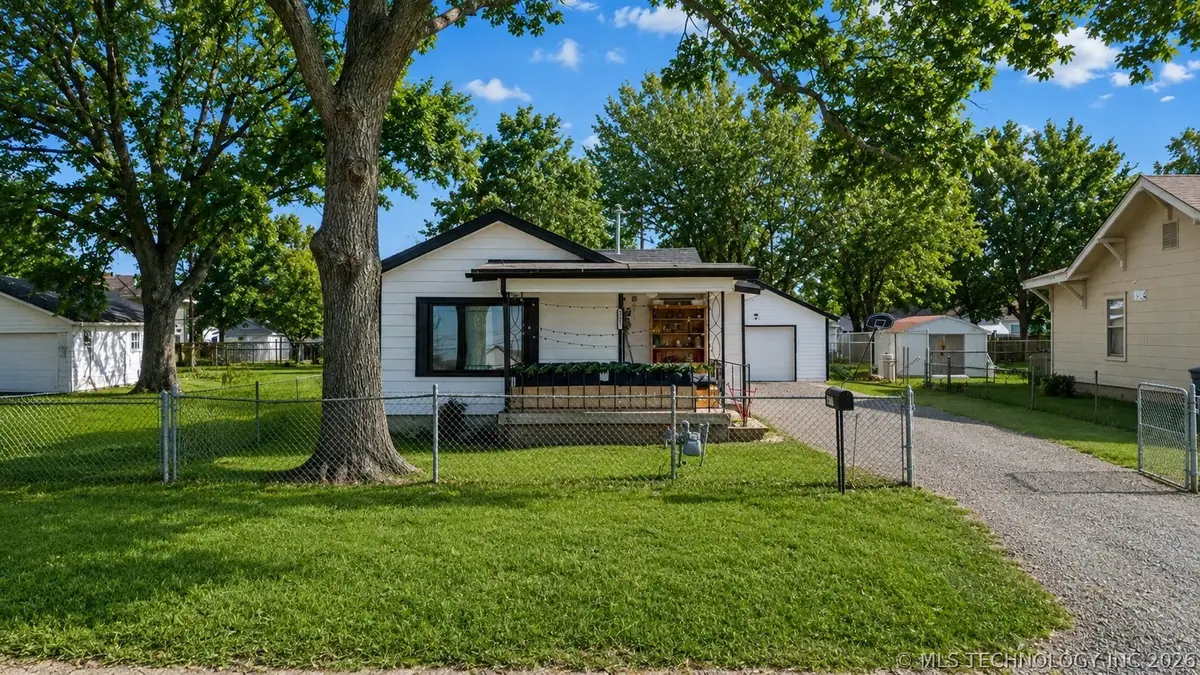 4639 S 32nd West Avenue, Tulsa, OK 74107 - #1