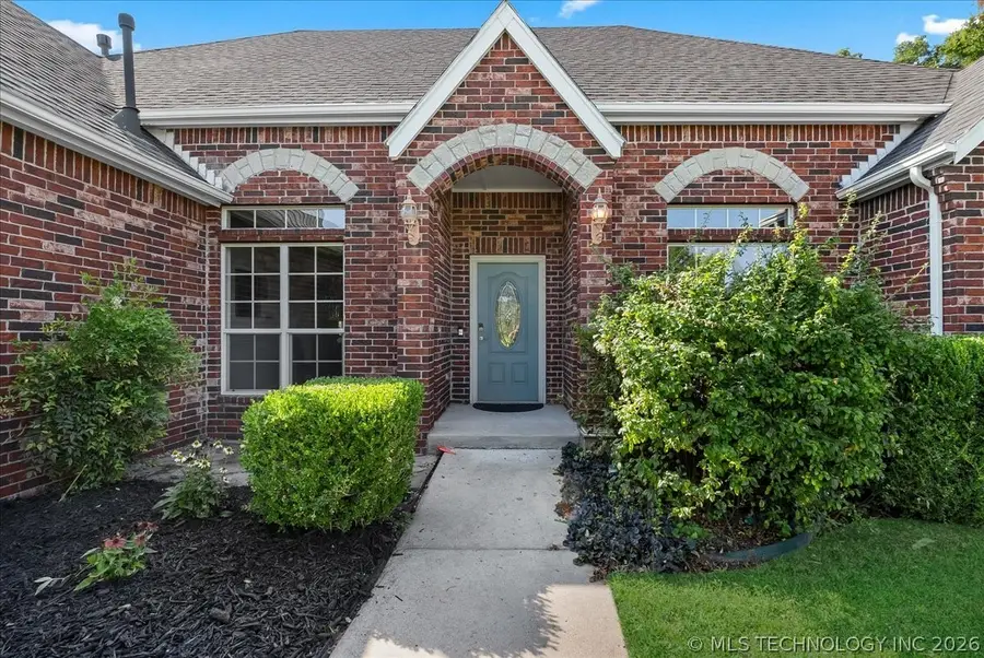 12586 Longhorn Court, Glenpool, OK 74033 - #2