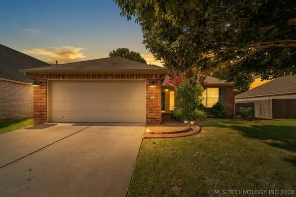 21204 E 39th Place S, Broken Arrow, OK 74014