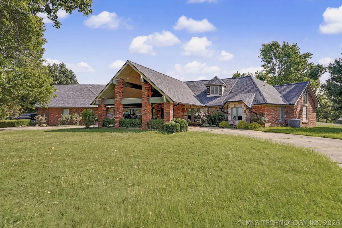2200 W Blue Starr Drive, Claremore, OK 74017 - #1