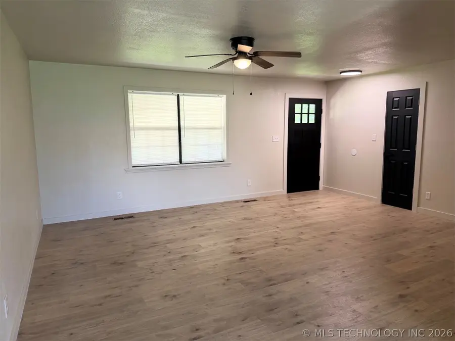 307 E Barclay Street, Henryetta, OK 74437 - #3