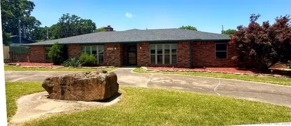 1311 Hillcrest Drive, Henryetta, OK 74437