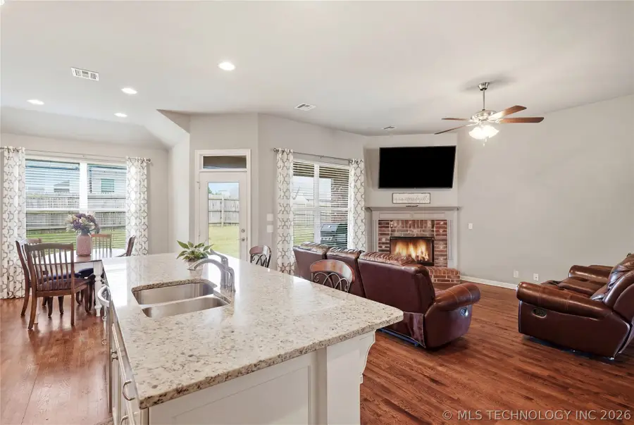 138 W 130th Street S, Jenks, OK 74037 - #3