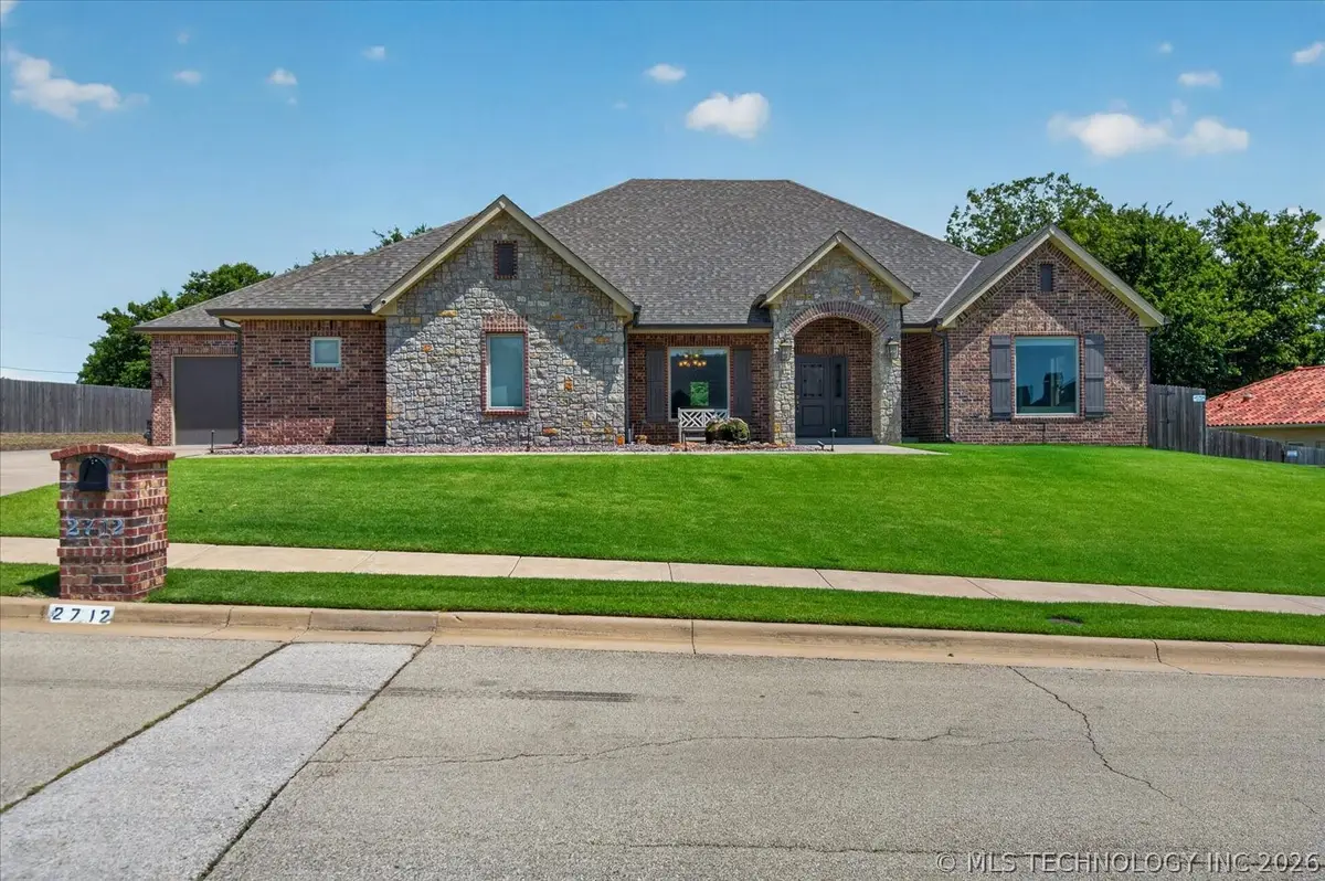 2712 SE Vicksburg Street, Bartlesville, OK 74006 - #1
