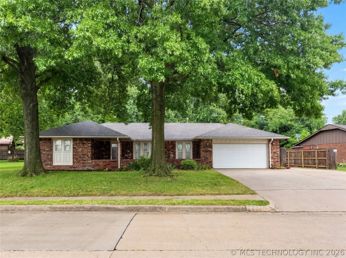 4600 Rolling Hills, Bartlesville, OK 74006 - #1