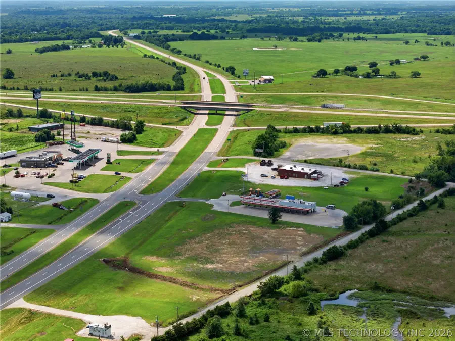622 S Highway 2, Warner, OK 74469 - #2