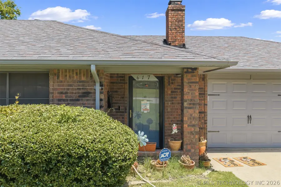 617 Wallace Nw, Ardmore, OK 73401 - #2