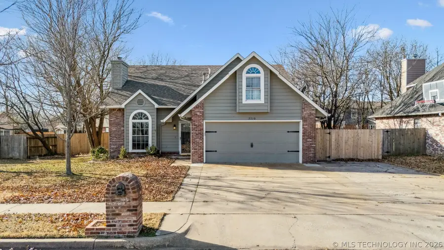 7710 132nd East Avenue, Owasso, OK 74055 - #2