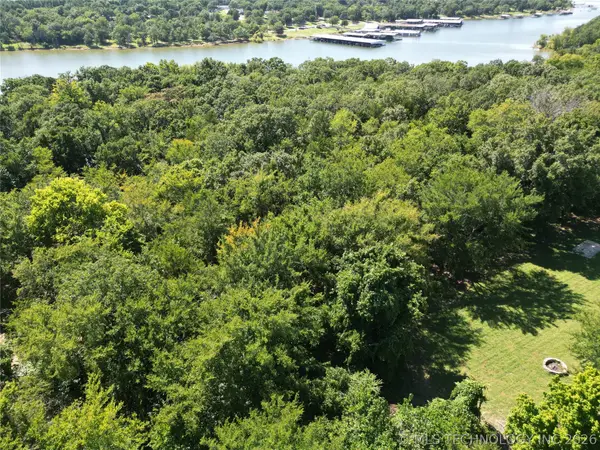 6 S 500 Road, Stigler, OK 74462