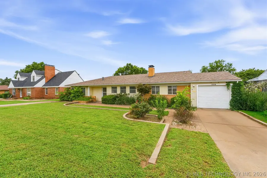 225 SE Rockwood Avenue, Bartlesville, OK 74006 - #2