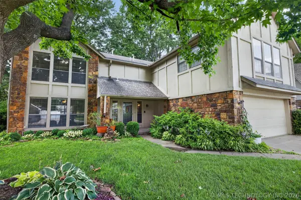 8712 S 77th Place, Tulsa, OK 74113