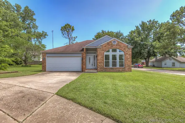 1302 W 112th Place, Jenks, OK 74037