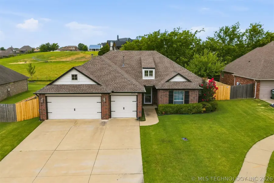 8426 N 76th East Avenue, Owasso, OK 74055 - #2