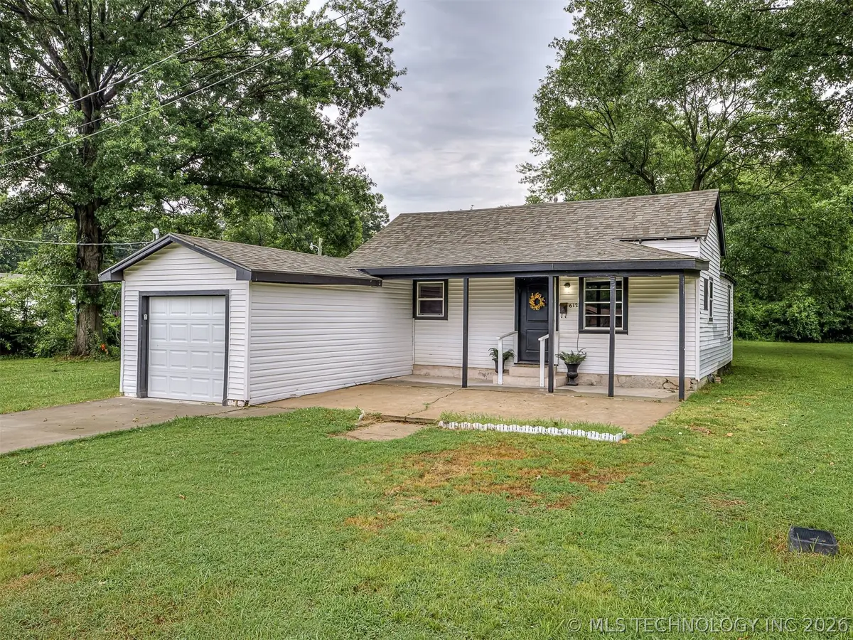 612 N Washington Avenue, Wagoner, OK 74467 - #1