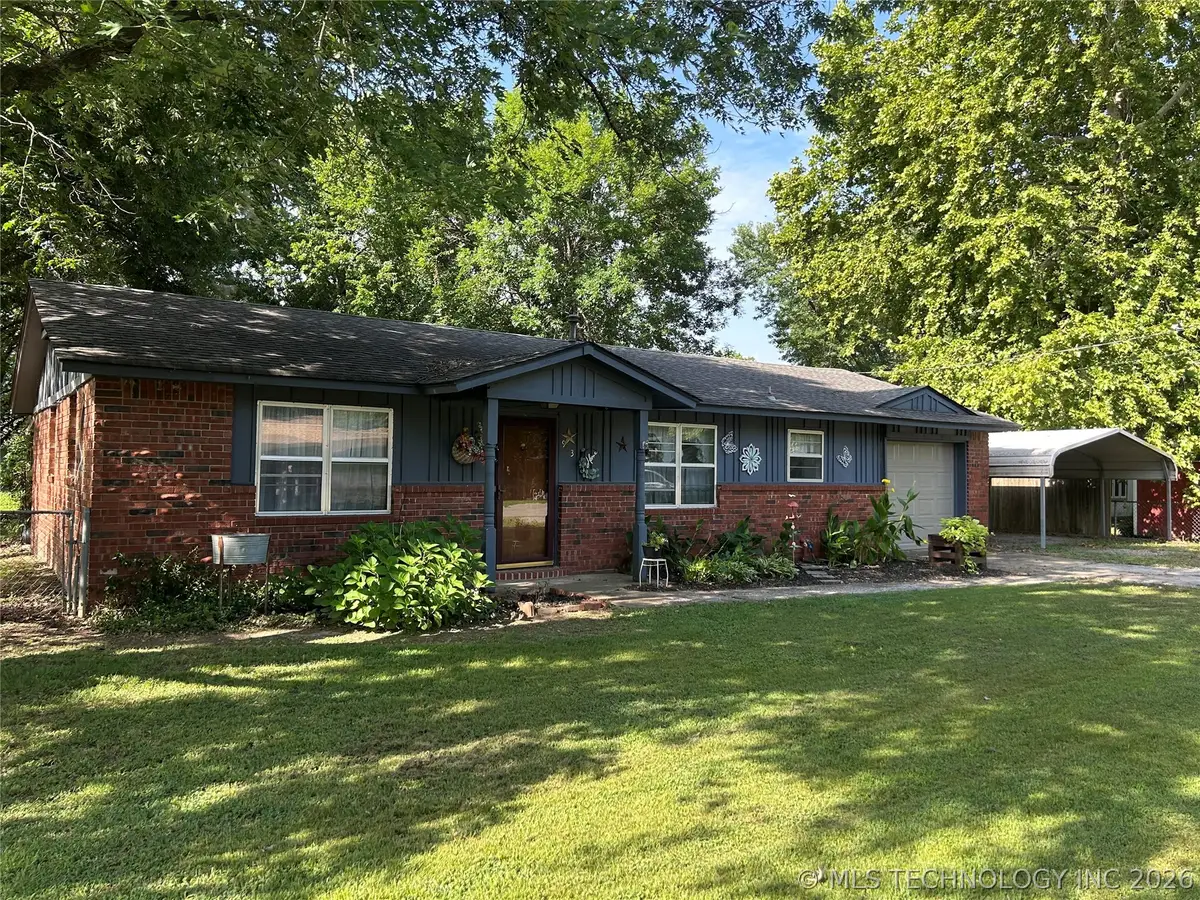 903 SW 5th Street, Wagoner, OK 74467 - #1