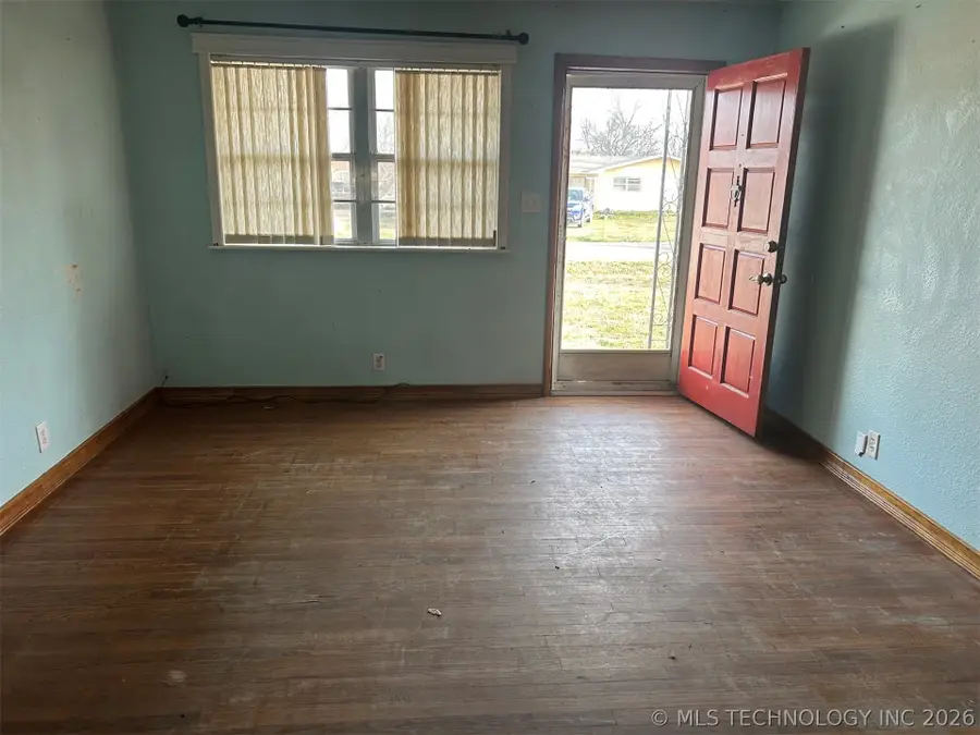604 SE 7th Street, Wagoner, OK 74467 - #3