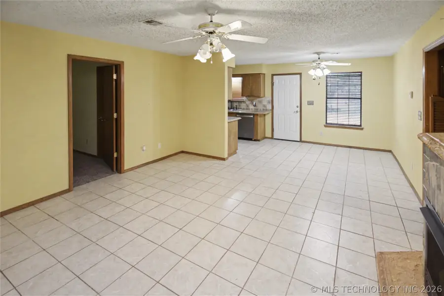 1208 SW 14th Court, Wagoner, OK 74467 - #2