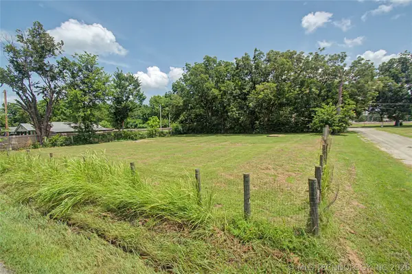 205 W Park Avenue, Checotah, OK 74426