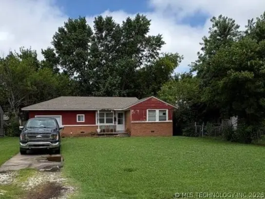 6715 E Queen Street, Tulsa, OK 74115